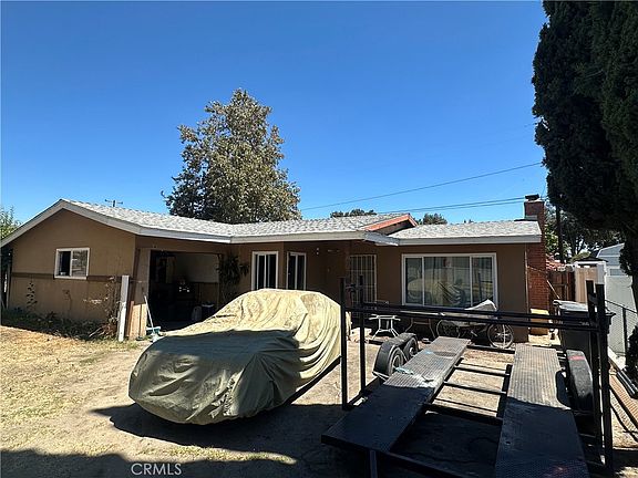 2nd image of 122 E Pioneer Ave