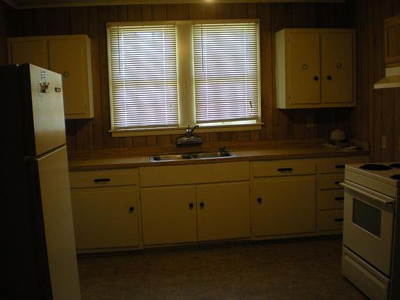 2nd image of 902 Marvin Ave
