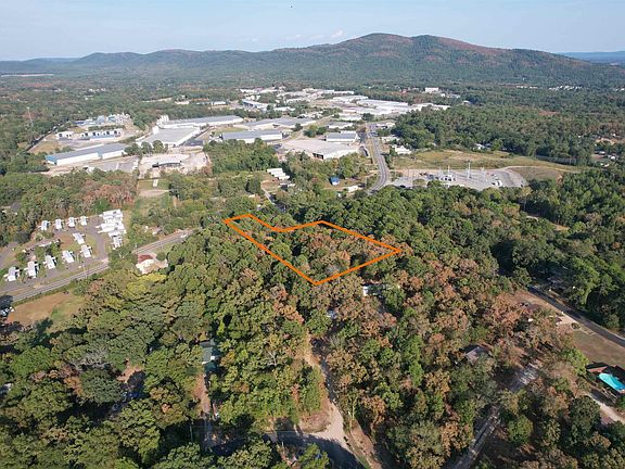 3rd image of 717 Mountain Pine Rd
