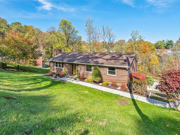 3rd image of 49 Woodside Dr