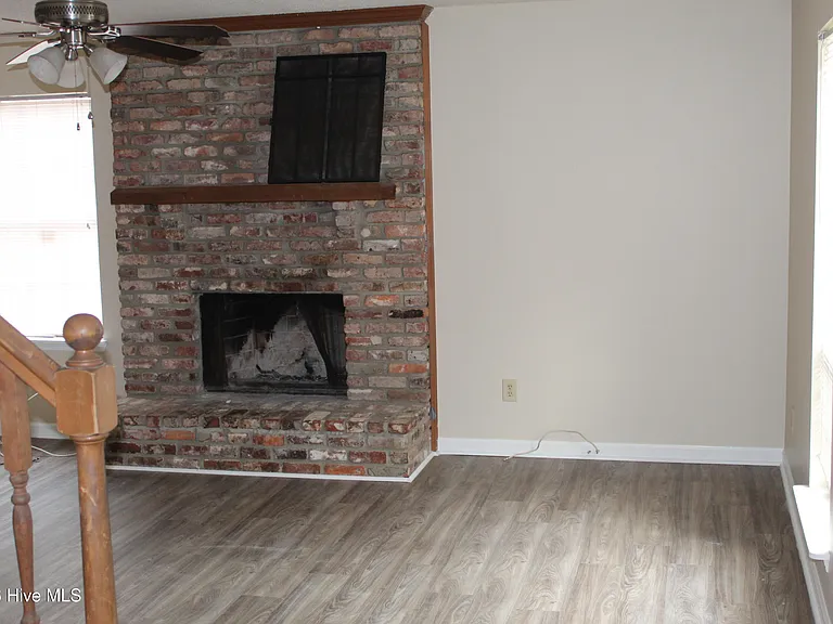 566 Fairfield Way — Photo 9