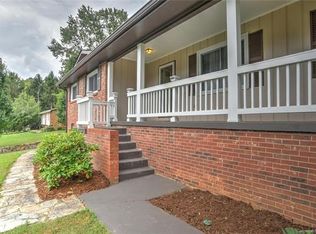 7 Oakbrook Rd, Fletcher, NC 28732