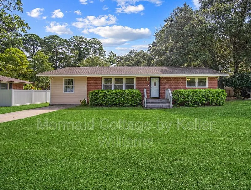 3 bed, 2.0 bath, 1417 sqft, $2,300 — Photo 1
