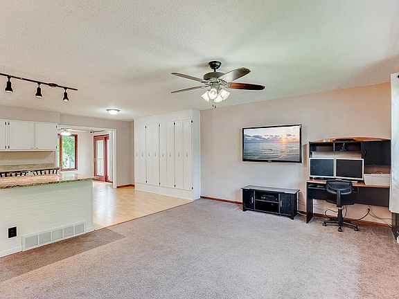 4th image of 7417 Meadowwood Dr