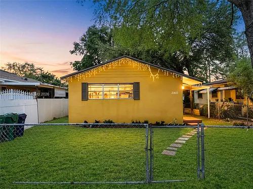 2760 NW 58th St Photo 1