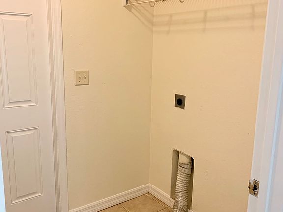 2nd image of 3292 NE 9th Ave #3292