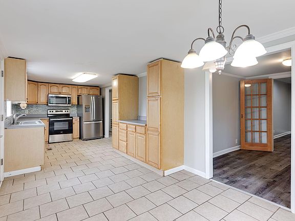 3rd image of 6836 Beulah Dr