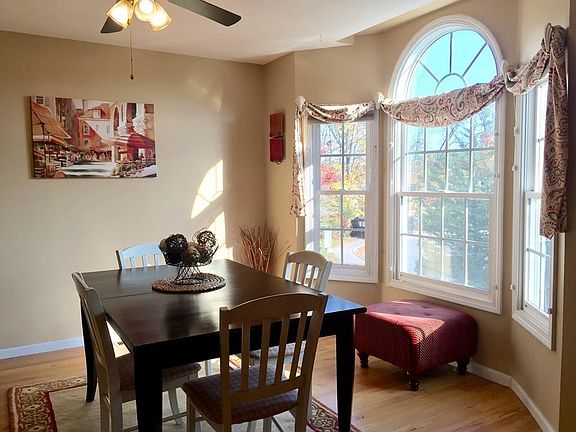 5th image of 26 Sunnyside Dr
