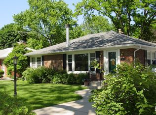17 N Kennicott Ave, Arlington Heights, IL