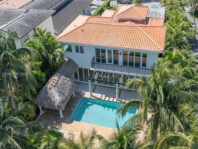 425 N Shore Dr — Photo 9
