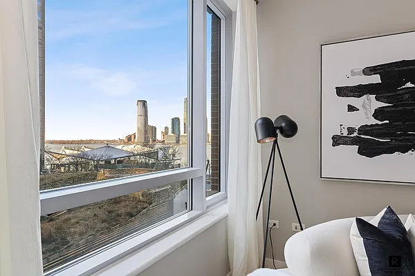 Sold by R New York | media 4