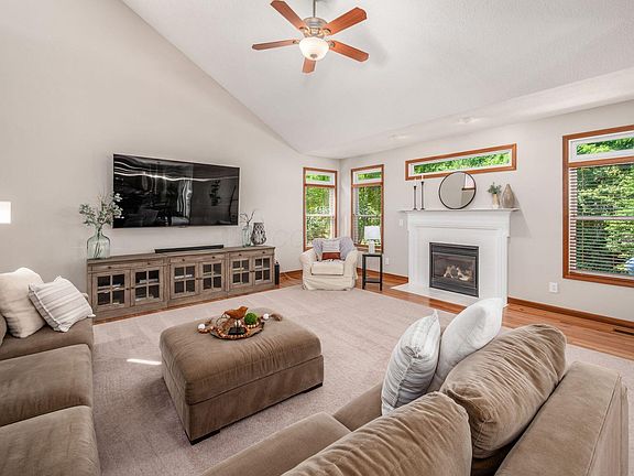 4th image of 1811 Chiprock Dr