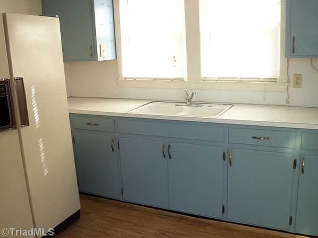 2nd image of 103 Lakeview Dr E