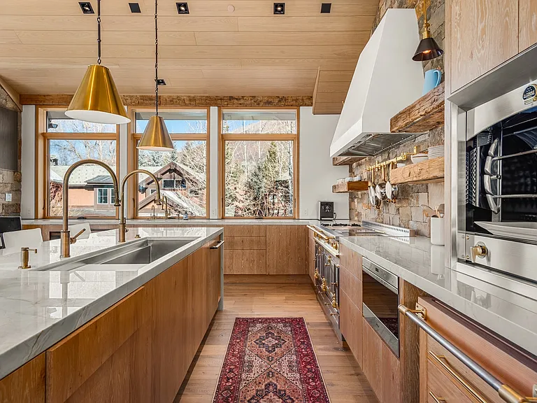 549 Walnut St — Photo 42