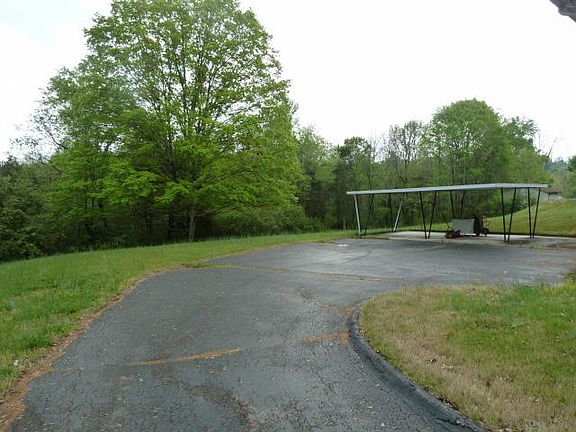 3rd image of 5000 Shannon Ln