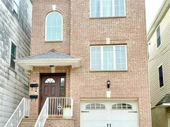 23 6th St, Harrison, NJ 07029