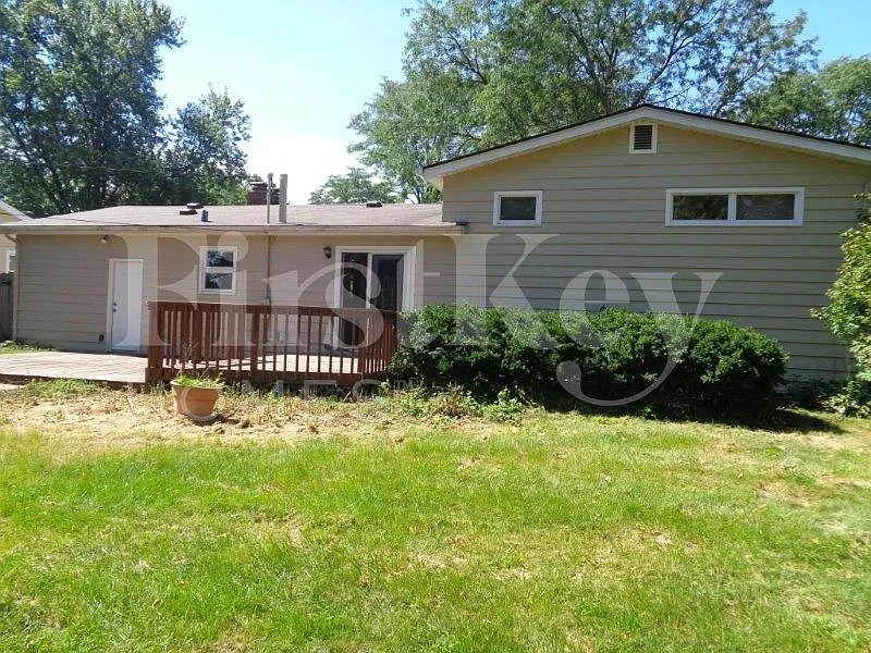 4 bed, 2.0 bath, 1728 sqft, $2,735 — Photo 3
