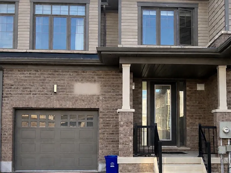 88 Freedom Cres — Photo 1