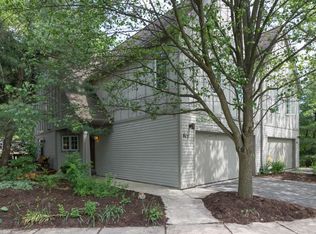 617 Ridgewood Ct, Ann Arbor, MI 48103