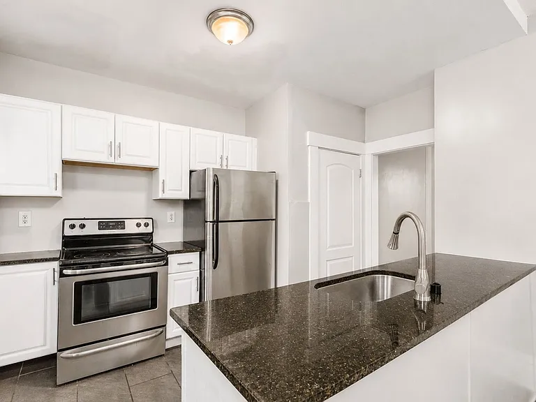 24 E Blake Ave — Photo 12