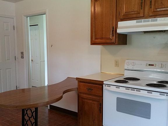 5th image of 325 W Chadwick Dr