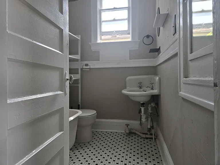 325 E 12th Ave #2 — Photo 7