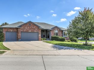 3961 S 194th St, Omaha, NE 68130