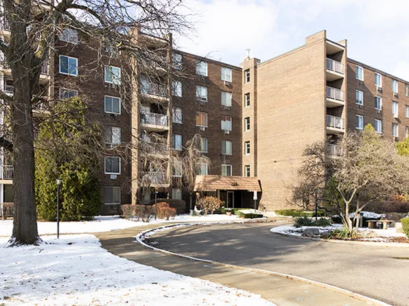 225 S Rohlwing Rd Unit 404, Palatine, IL 60074