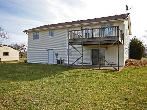 3rd image of 23835 Eisenhower Dr