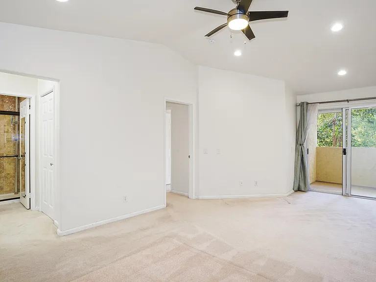2042 Coolidge St — Photo 22