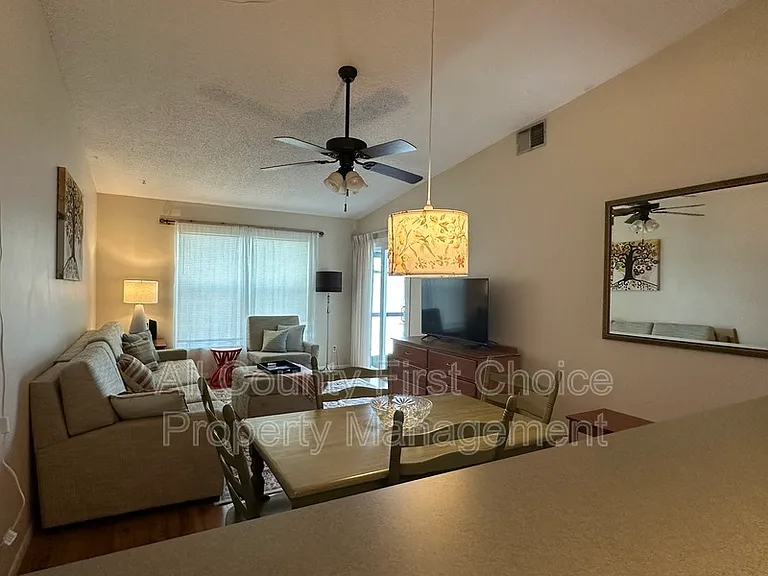 7315 Parkside Villas Dr — Photo 5