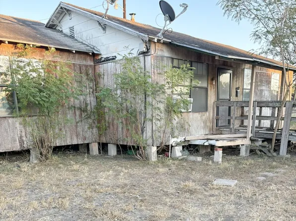 622 S 12th St, Kingsville, TX 78363