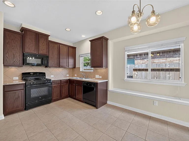 24715 Hikers Bend Dr — Photo 13