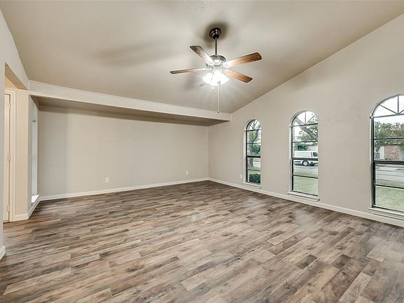 3rd image of 5013 Crawford Dr