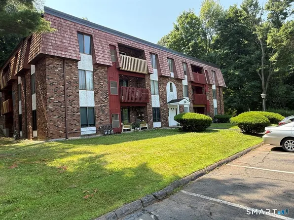 95 Woodsedge Drive #1B, Newington, CT 06111