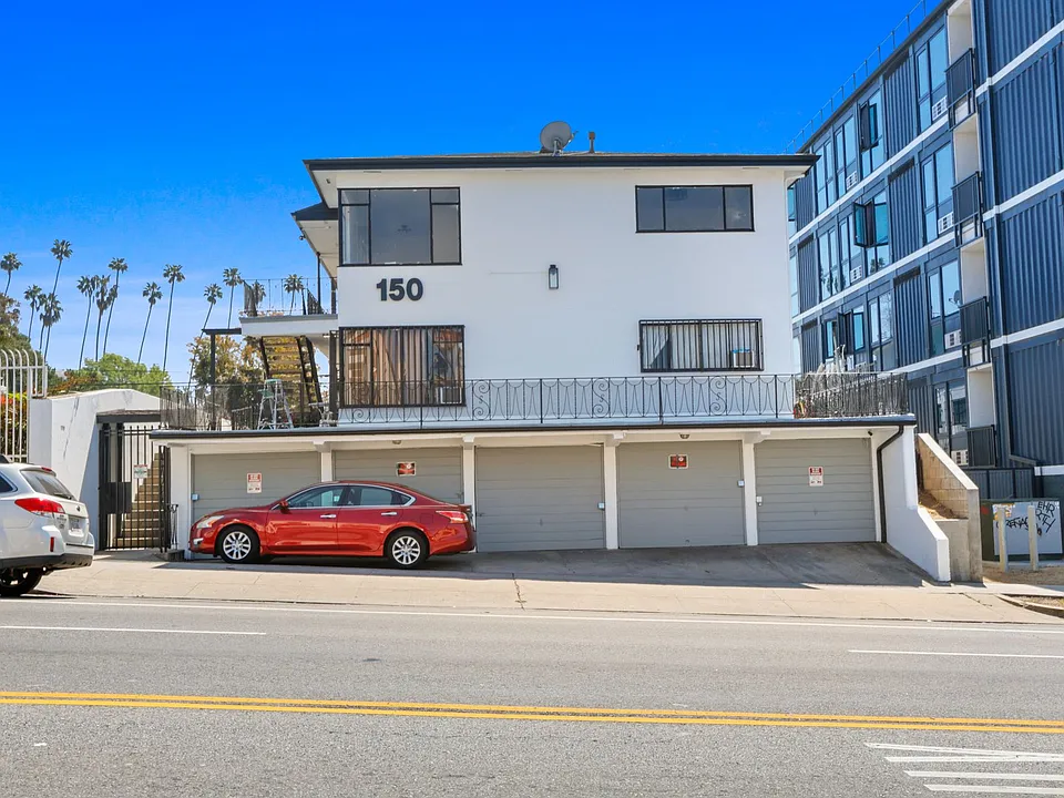 152 S Alvarado St