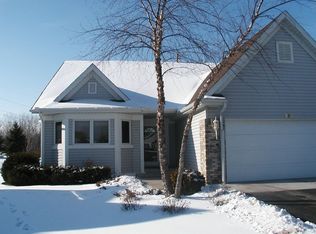 275 Sunflower Ct, Vadnais Heights, MN 55127