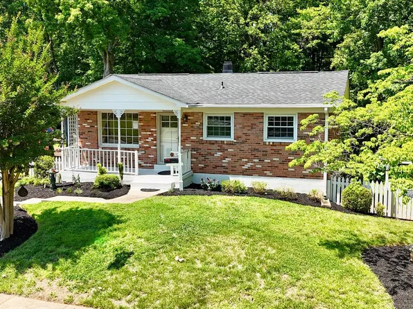 3806 Fortuna Ct, Woodbridge, VA 22193