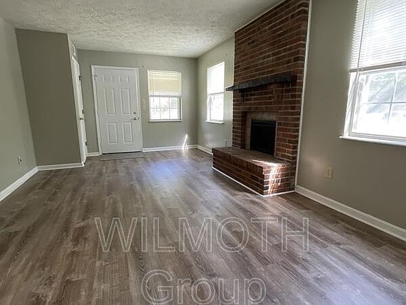3rd image of 1301 Millerwood Dr