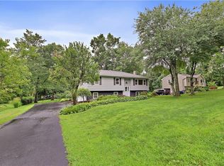32 Middle Branch Rd, Mahopac, NY 10541