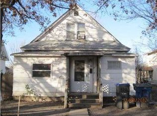 428 E 3rd St, Newton, KS 67114