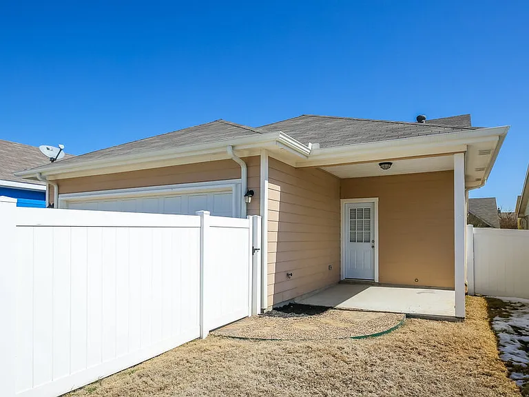 10965 Colonial Heights Ln — Photo 17
