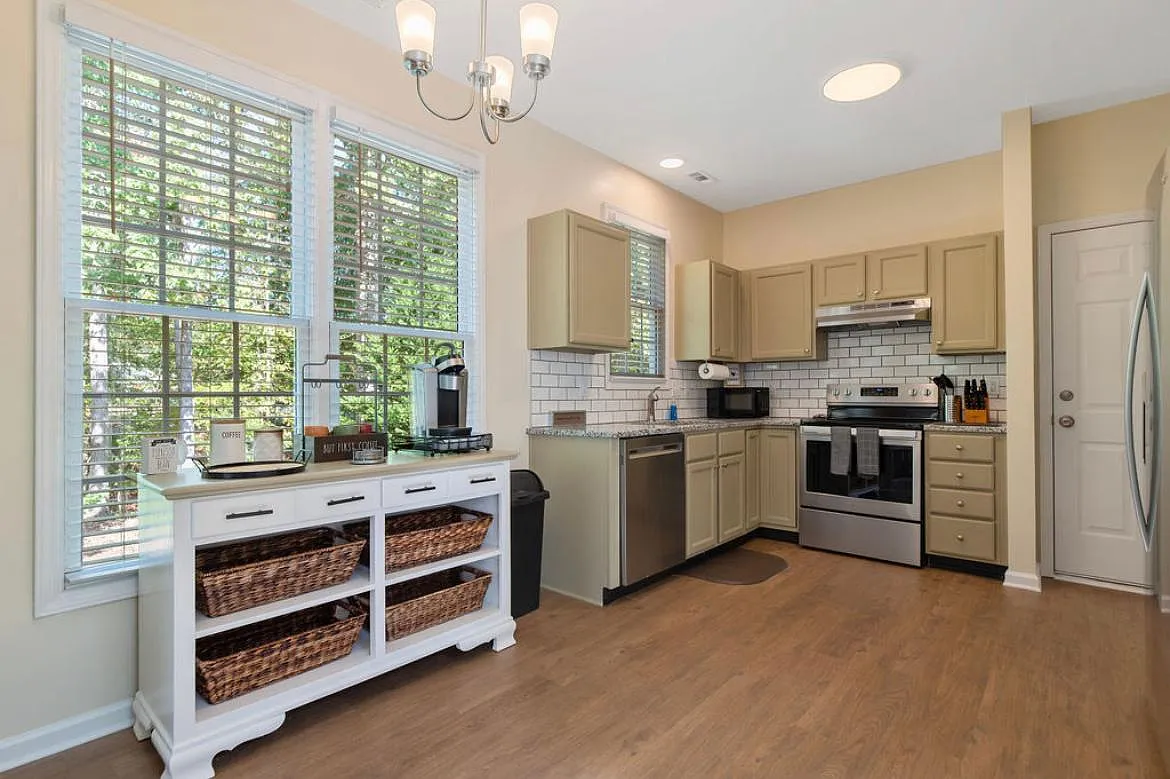 110 Mint Hill Dr — Photo 4