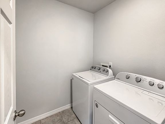 5th image of 865 Teton St
