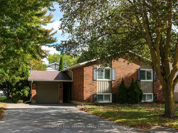 323 Hickory St, Collingwood, ON L9Y 3G4