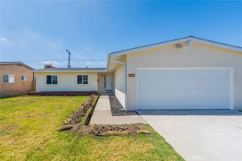 3 bed, 1245 sqft, $4,200 — Photo 2
