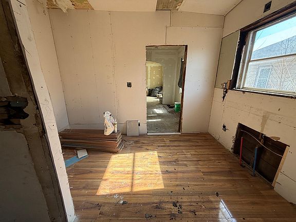 5th image of 434 Pierce St