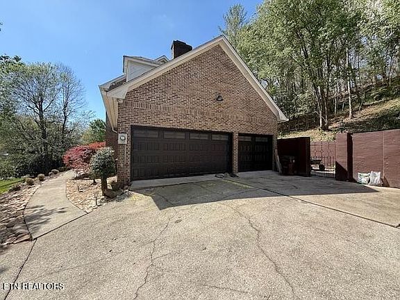 2nd image of 103 Amanda Pl