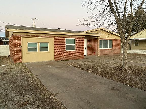 3rd image of 2112 N Sam Houston Ave