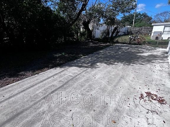 3rd image of 5316 Seahorse Dr